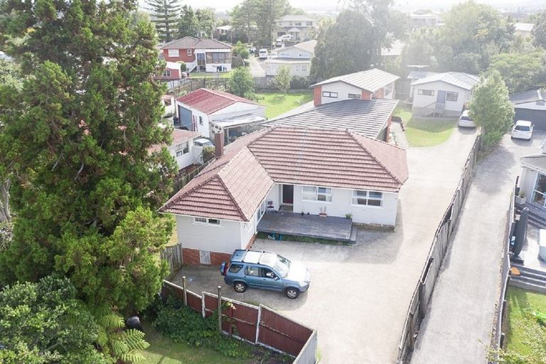 Property details for 86 Barrys Road, Glendene, Auckland, 0602