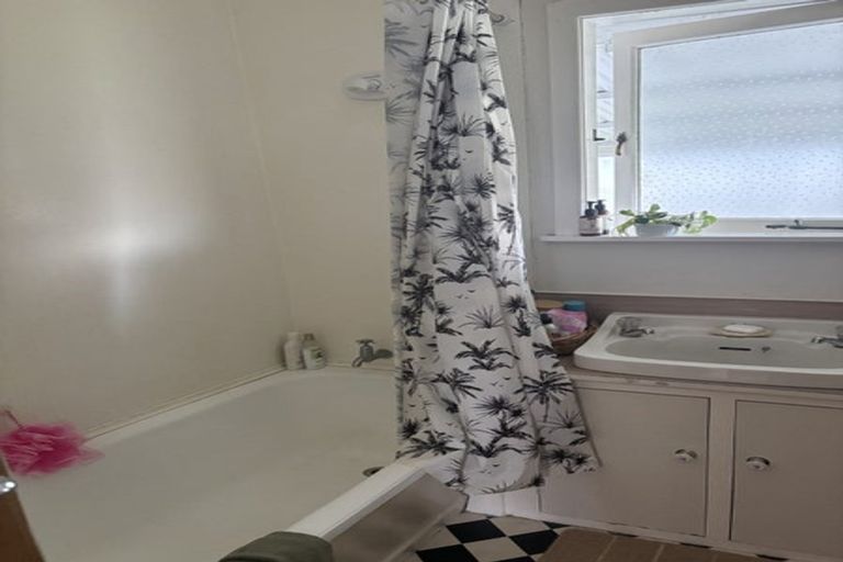 Photo of property in 5 Adams Road, Manurewa, Auckland, 2102
