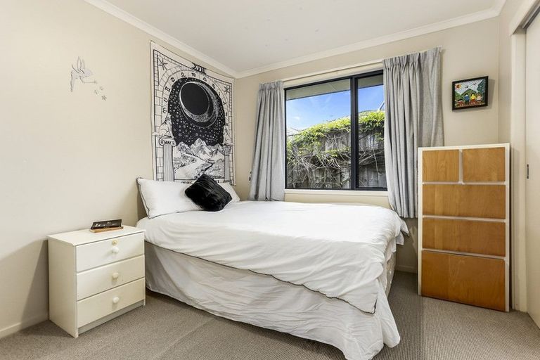 Photo of property in 20 Tauranga Place, Orewa, 0931