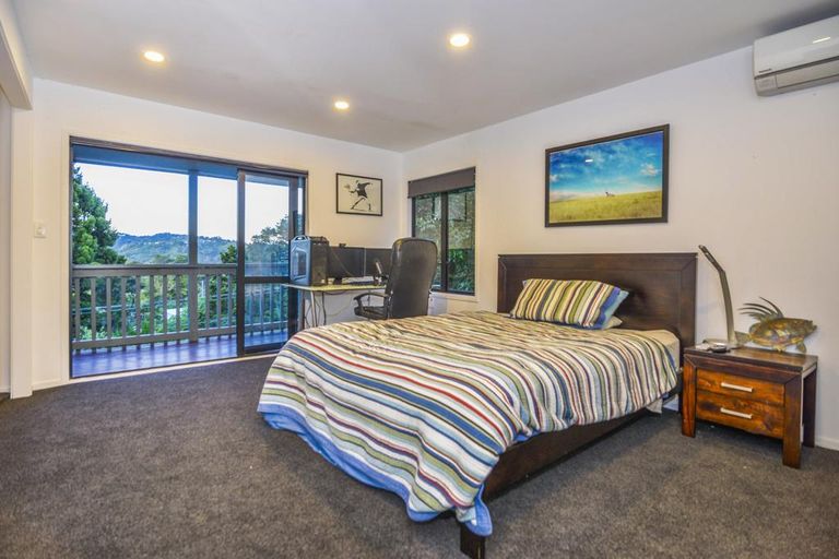 Photo of property in 59 Laingholm Drive, Laingholm, Auckland, 0604