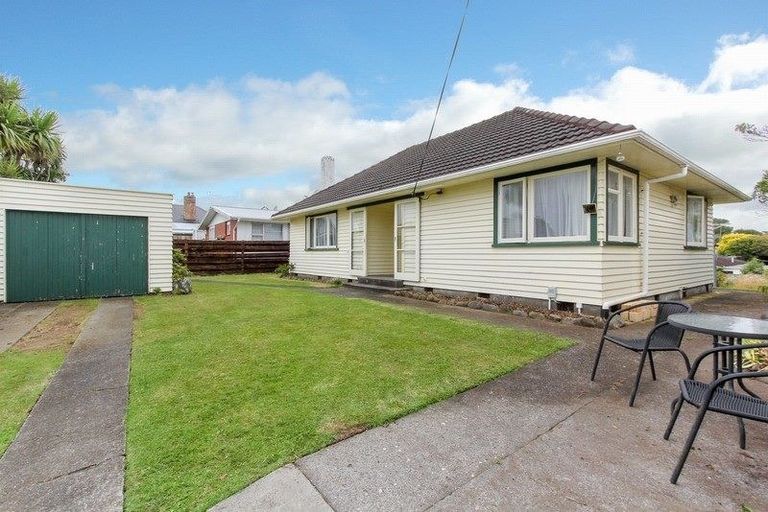 Photo of property in 9a Chilman Street, Strandon, New Plymouth, 4312