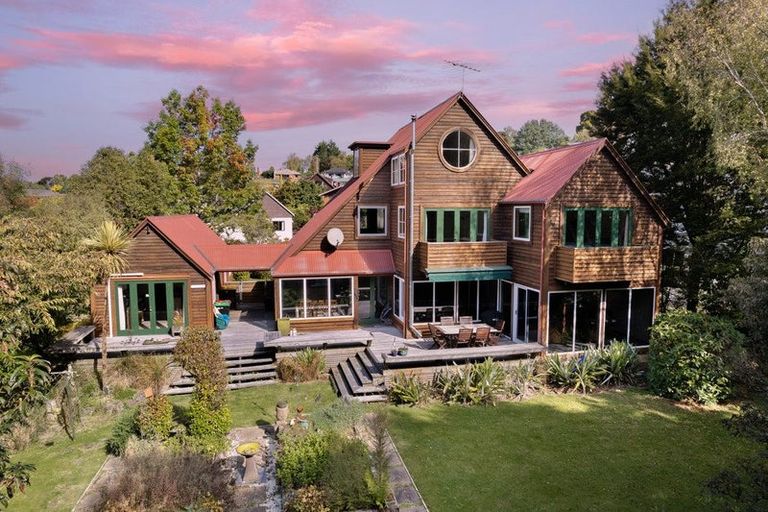 Photo of property in 100 Glenross Street, Glenross, Dunedin, 9011