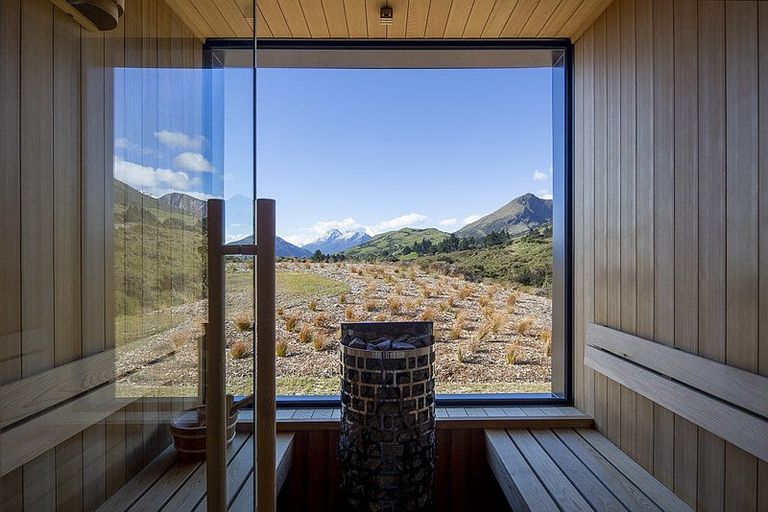 Photo of property in Wyuna, 5 River Valley View, Glenorchy, 9372