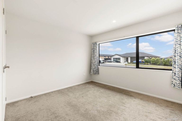 Photo of property in 6 Rere Awa Road, Glenbrook, 2681