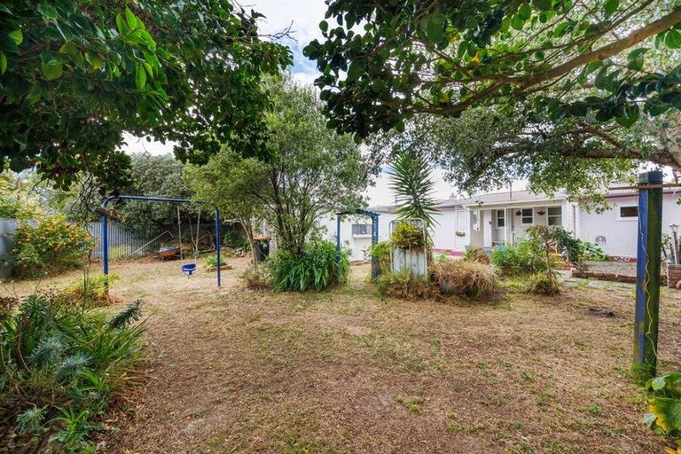 Photo of property in 8 Duff Crescent, Highbury, Palmerston North, 4412