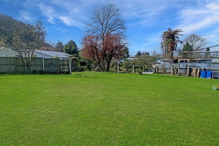 Photo of property in 35 Park Road, Western Heights, Rotorua, 3015