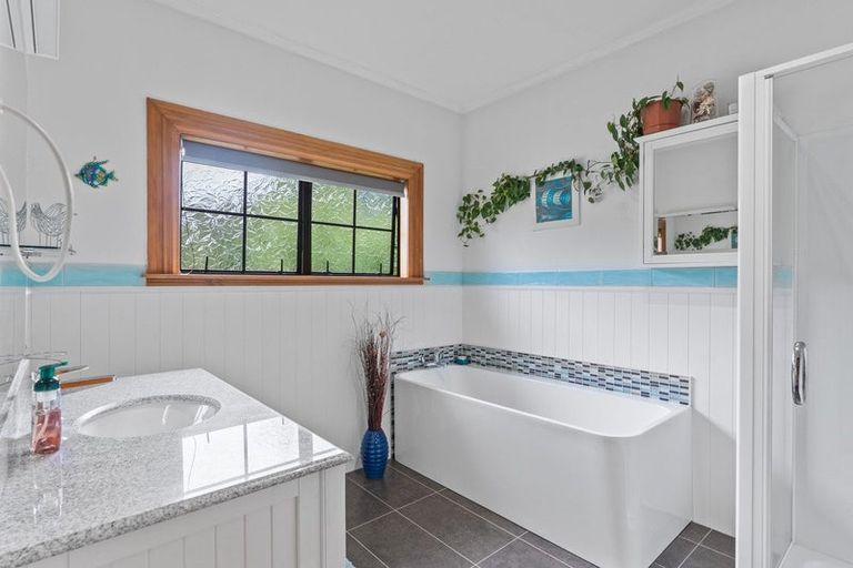 Photo of property in 38 Sutton Road, Te Horo, Otaki, 5582