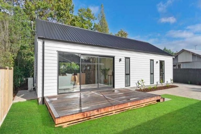 Photo of property in 9a Lansdowne Crescent, Lansdowne, Masterton, 5810