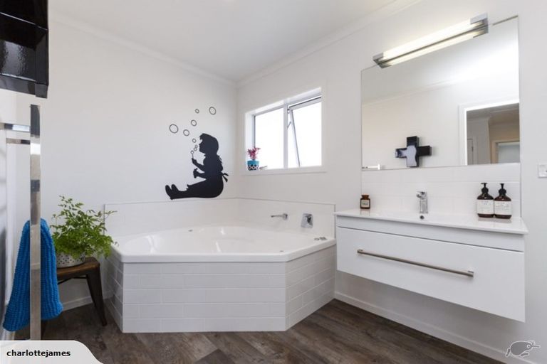 Photo of property in 162a Fitzherbert Avenue, West End, Palmerston North, 4410