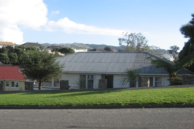 Photo of property in 9 Hereford Street, Cannons Creek, Porirua, 5024