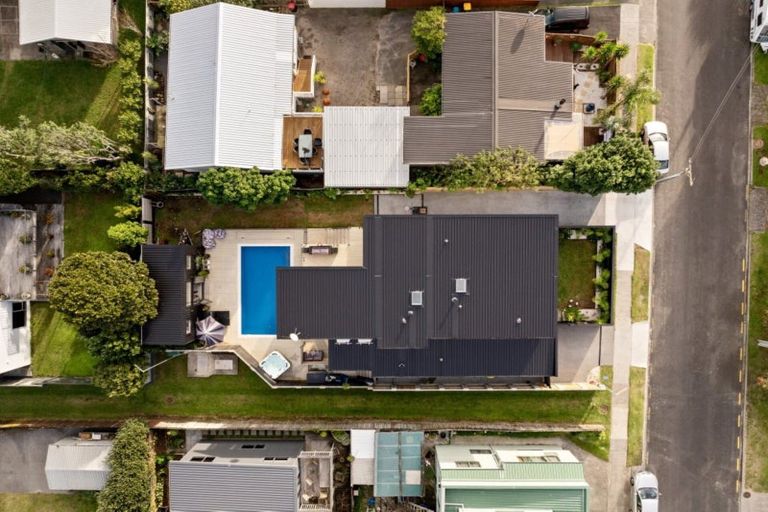 Photo of property in 18 Motiti Road, Papamoa Beach, Papamoa, 3118