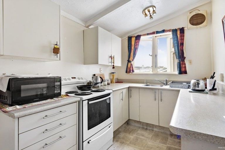 Photo of property in 4/110 Clyde Street, Island Bay, Wellington, 6023