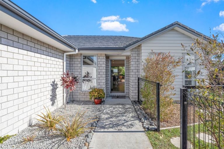 Photo of property in 5 Tirohanga Crescent, Stanmore Bay, Whangaparaoa, 0932