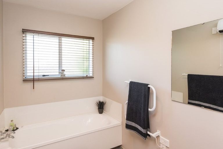 Photo of property in 16 Orlando Crescent, Waimairi Beach, Christchurch, 8083