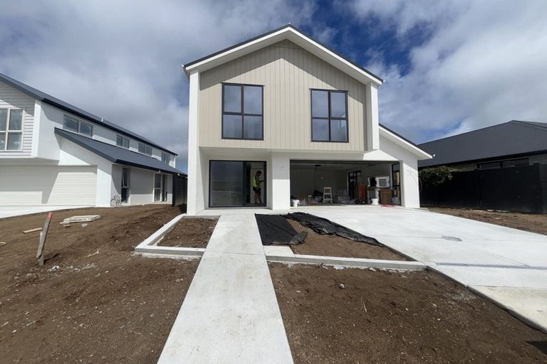 Photo of property in 15b Rose Leigh Drive, Cambridge, 3434