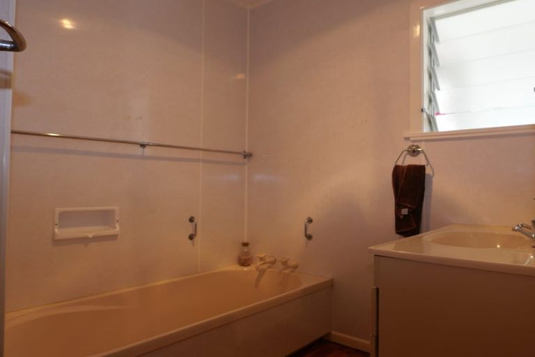 Photo of property in 9 Iti Street, Otaki, 5512