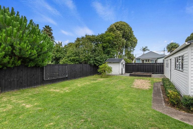 Photo of property in 15 Cairnfield Road, Kensington, Whangarei, 0112