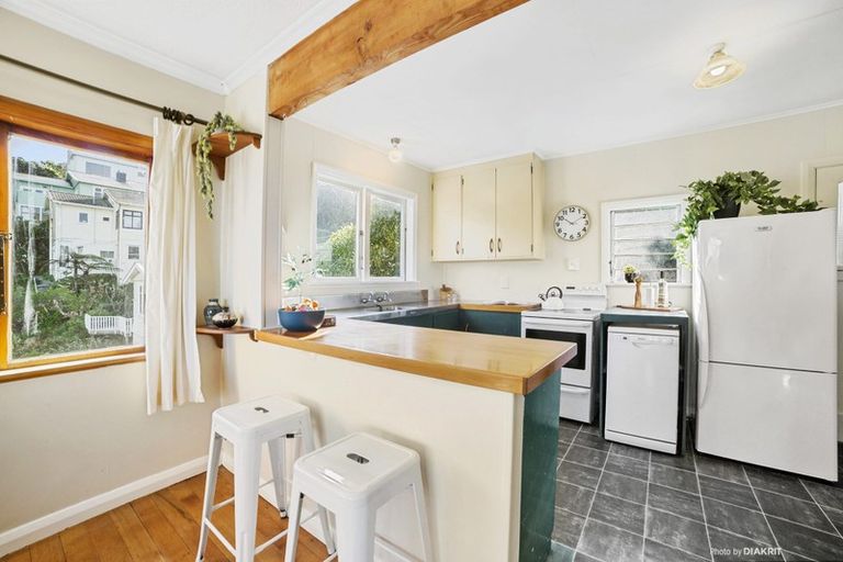Photo of property in 11 Oku Street, Island Bay, Wellington, 6023