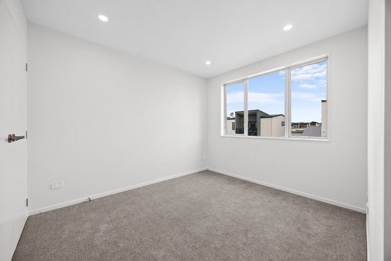 Photo of property in 32 Corporal Street, Papakura, 2110