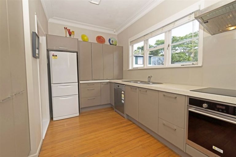 Photo of property in 57 Nui Mana Place, Te Atatu South, Auckland, 0610