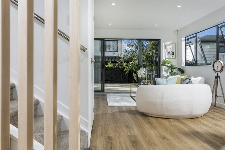 Photo of property in 15b Koromiko Street, New Lynn, Auckland, 0600