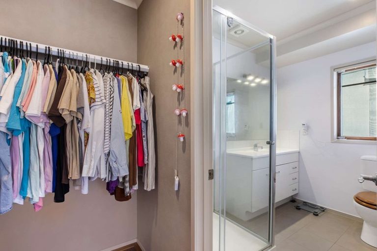 Photo of property in 20 Mandalay Place, Waiuku, 2123