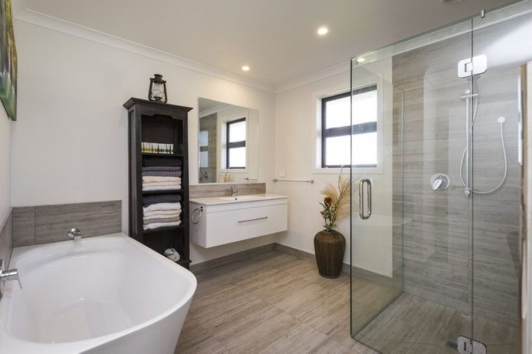 Photo of property in 22 Freedom Drive, Kelvin Grove, Palmerston North, 4414