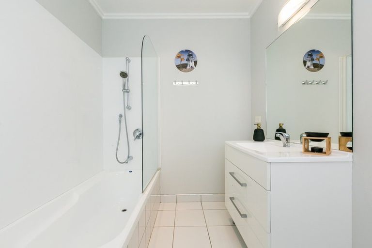 Photo of property in 5 Sheehan Street, Bay View, Napier, 4104