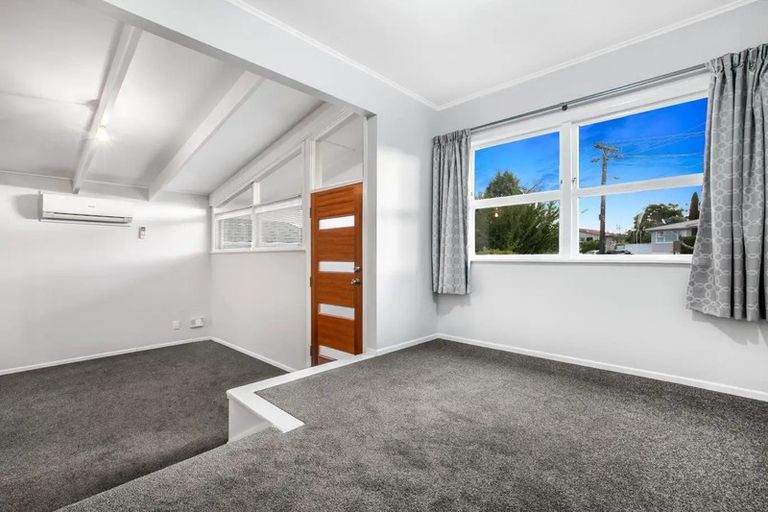 Photo of property in 5 Rondorlyn Place, Manurewa, Auckland, 2102