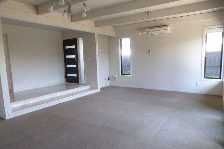 Photo of property in 1/52 Aikmans Road, Merivale, Christchurch, 8014