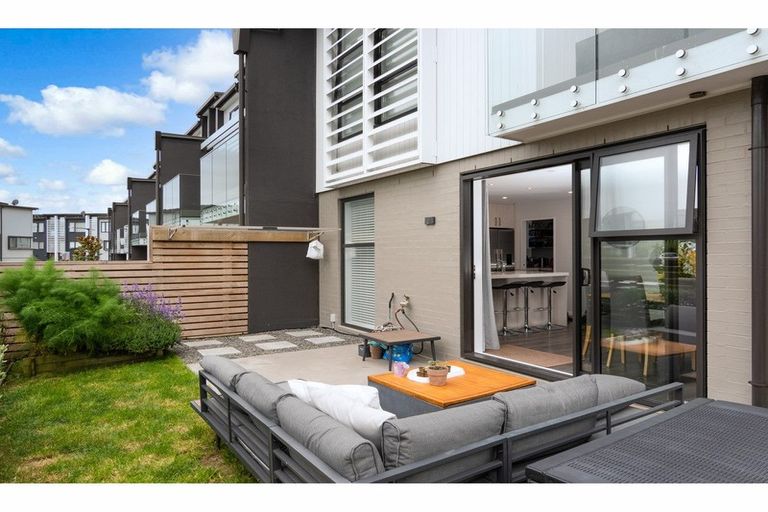 Photo of property in 18 Pottery Crescent, Hobsonville, Auckland, 0618