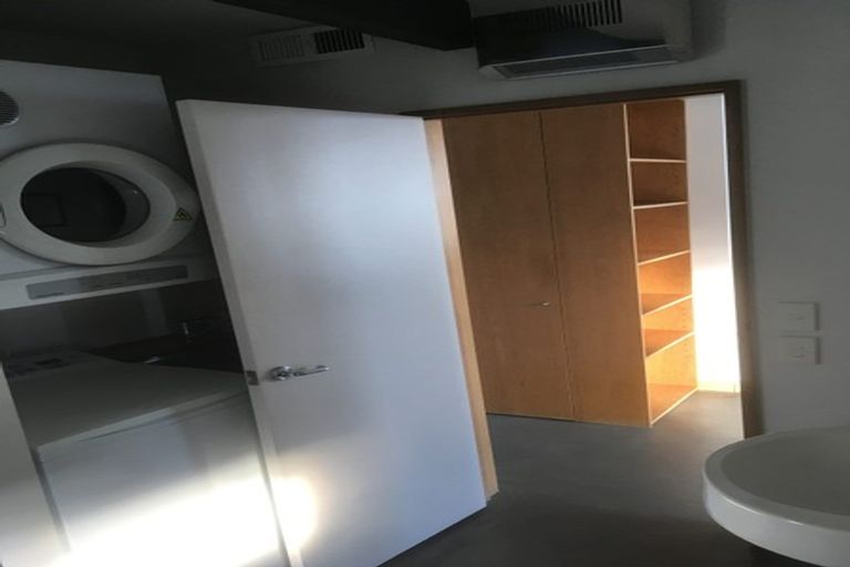 Photo of property in 28 Owhiro Bay Parade, Owhiro Bay, Wellington, 6023