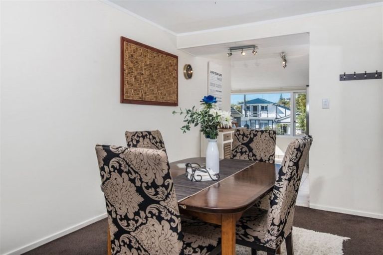 Photo of property in 4c Jasons Place, Churton Park, Wellington, 6037