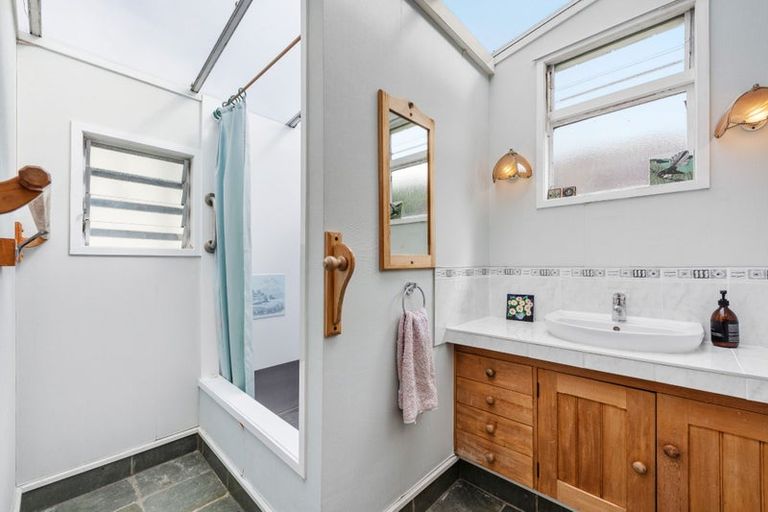 Photo of property in 34 Bucklands Beach Road, Bucklands Beach, Auckland, 2012