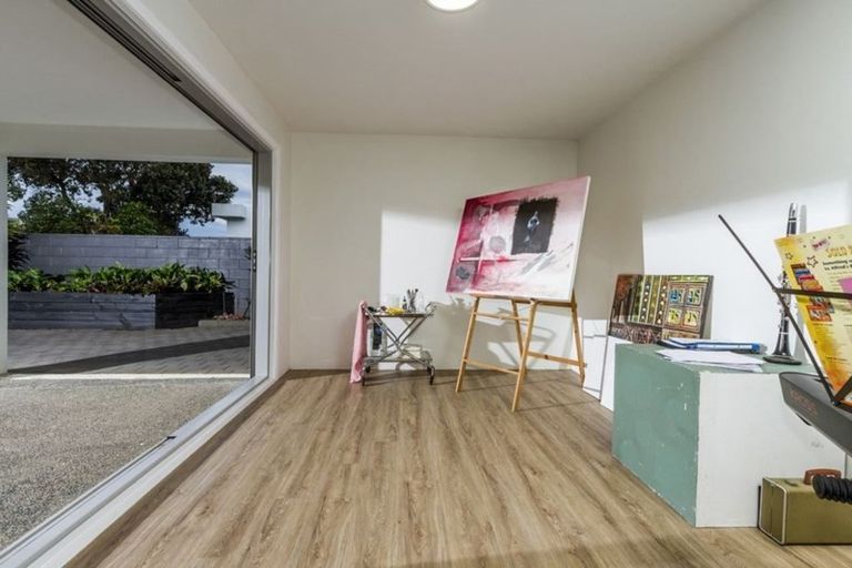 Photo of property in 1/50 Whitby Crescent, Mairangi Bay, Auckland, 0630