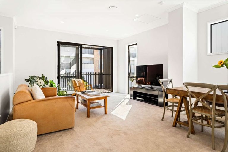 Photo of property in 76 Mapou Road, Hobsonville, Auckland, 0616