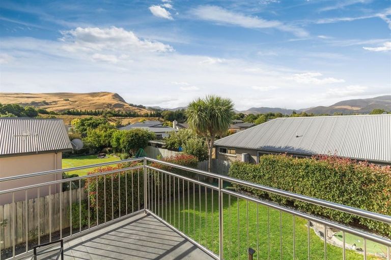 Photo of property in 1 Coburn Place, Lake Hayes, Queenstown, 9304