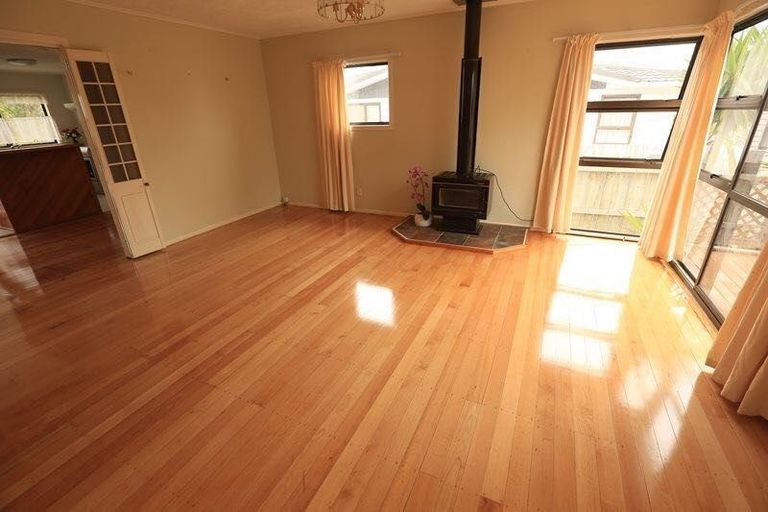 Photo of property in 1/11 Richard Avenue, Bucklands Beach, Auckland, 2014