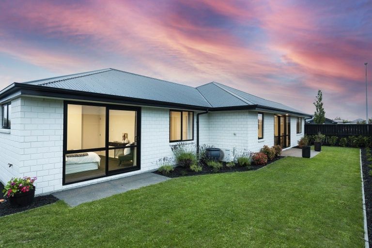 Photo of property in 318 Halswell Junction Road, Halswell, Christchurch, 8025