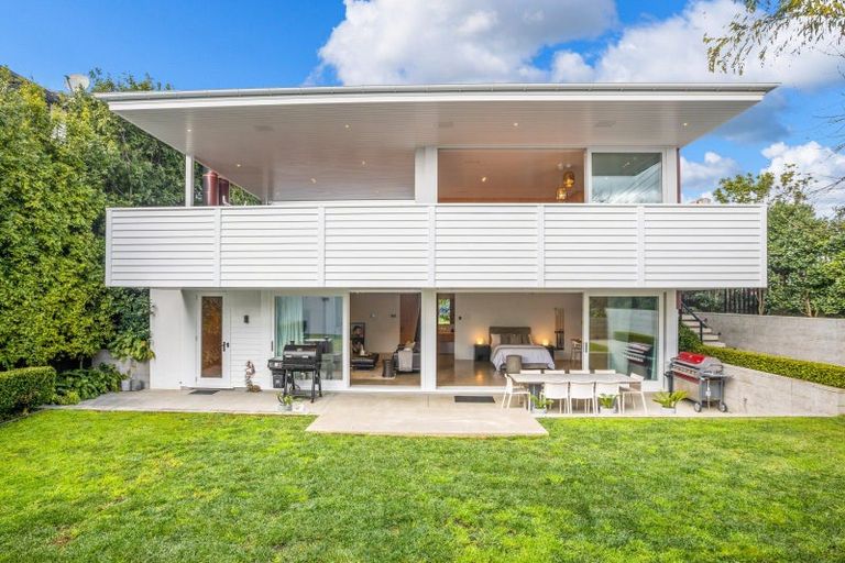 Photo of property in 215 Jervois Road, Herne Bay, Auckland, 1011