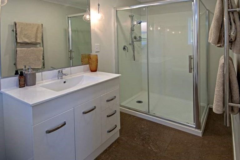 Photo of property in 7 Nicolas Avenue, Glen Eden, Auckland, 0602