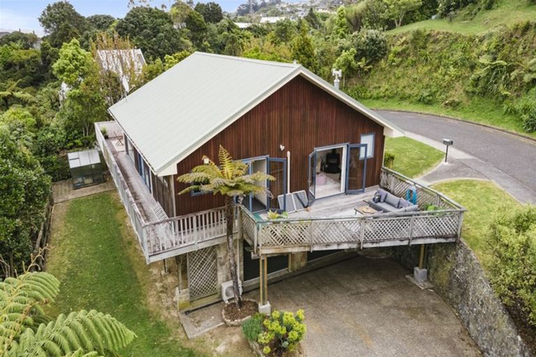 Photo of property in 5 Corrondella Grove, Belmont, Lower Hutt, 5010