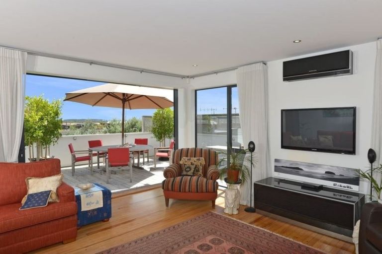 Photo of property in 79 Ruakaka Beach Road, Ruakaka, 0116