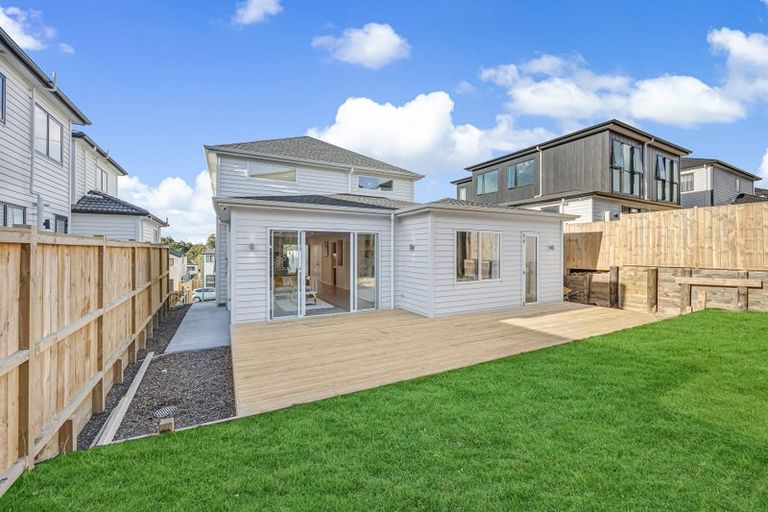 Photo of property in 40 Drumnaconagher Road, Flat Bush, Auckland, 2019