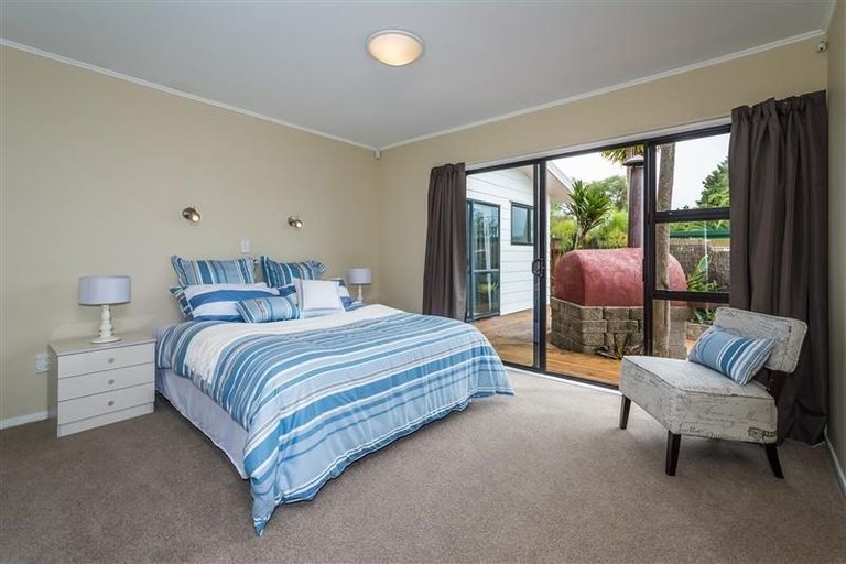 Photo of property in 2 Serrata Place, Browns Bay, Auckland, 0630
