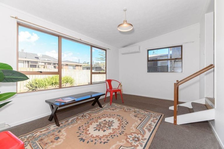 Photo of property in 57 Forrest Hill Road, Milford, Auckland, 0620