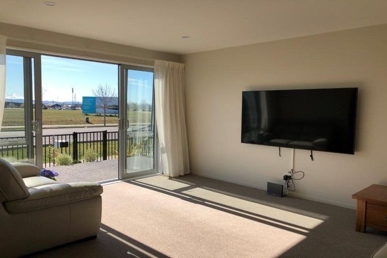 Photo of property in 43 Pegasus Boulevard, Pegasus, 7612