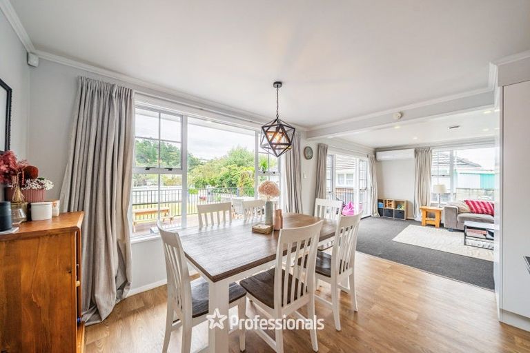 Photo of property in 373 Stokes Valley Road, Stokes Valley, Lower Hutt, 5019