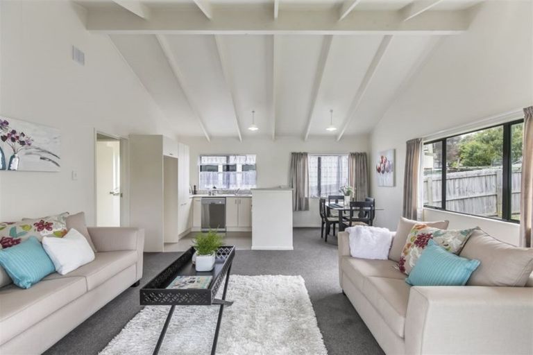 Photo of property in 29 Loughanure Place, Massey, Auckland, 0614