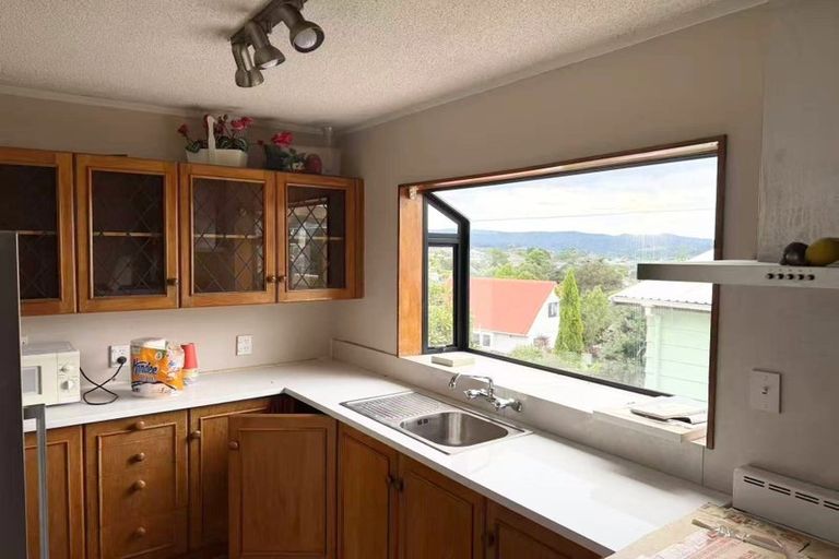 Photo of property in 1/23 Sungrove Rise, Sunnyvale, Auckland, 0612